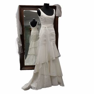So CLASSIc!! David’s Bridal classy ivory ruffle wedding dress 4